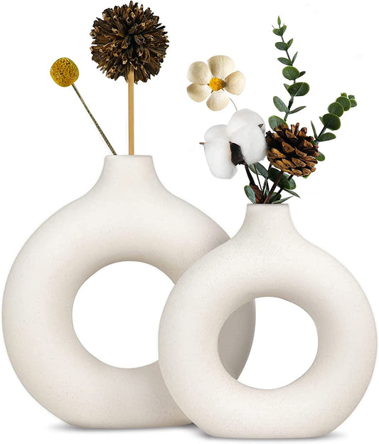 Minimalist Ceramic Donut Vase – Perfect for Dried Flowers & Pampas Grass
