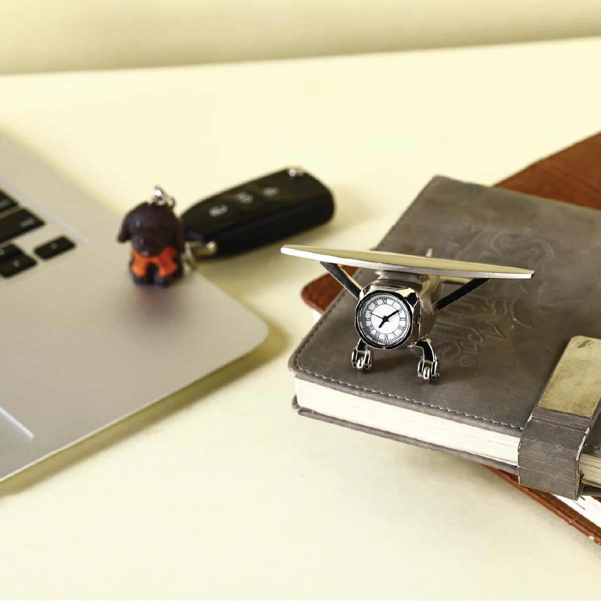 Stylish Aeroplane Clock – Desk Decor with a Twist